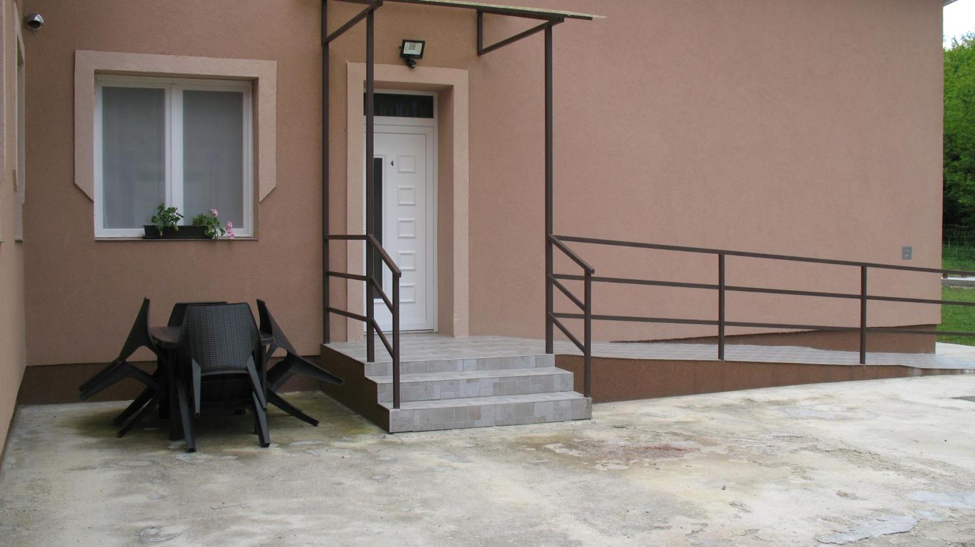 Izisz Apartman Matraterenye Zewnętrze zdjęcie