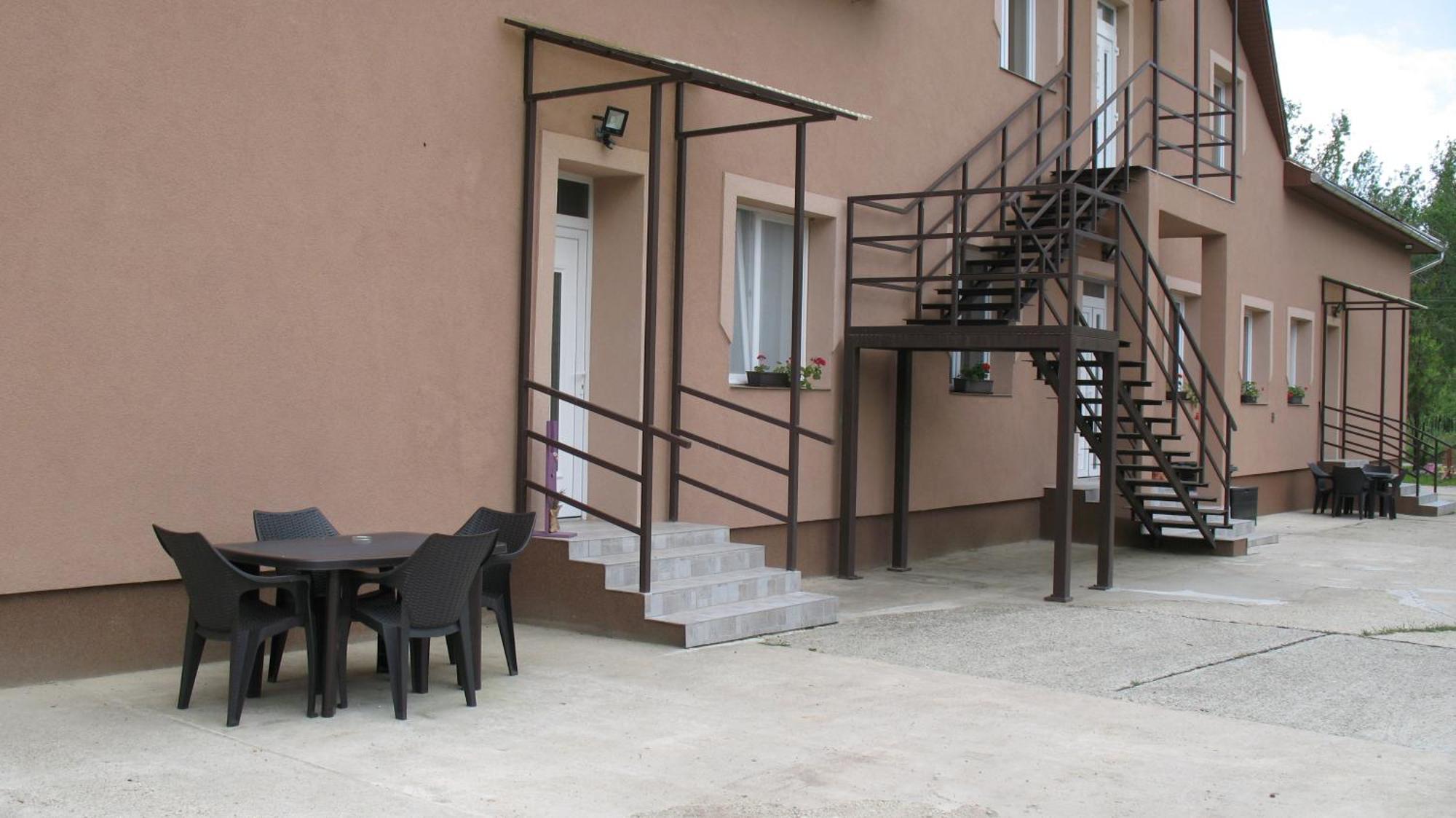 Izisz Apartman Matraterenye Zewnętrze zdjęcie