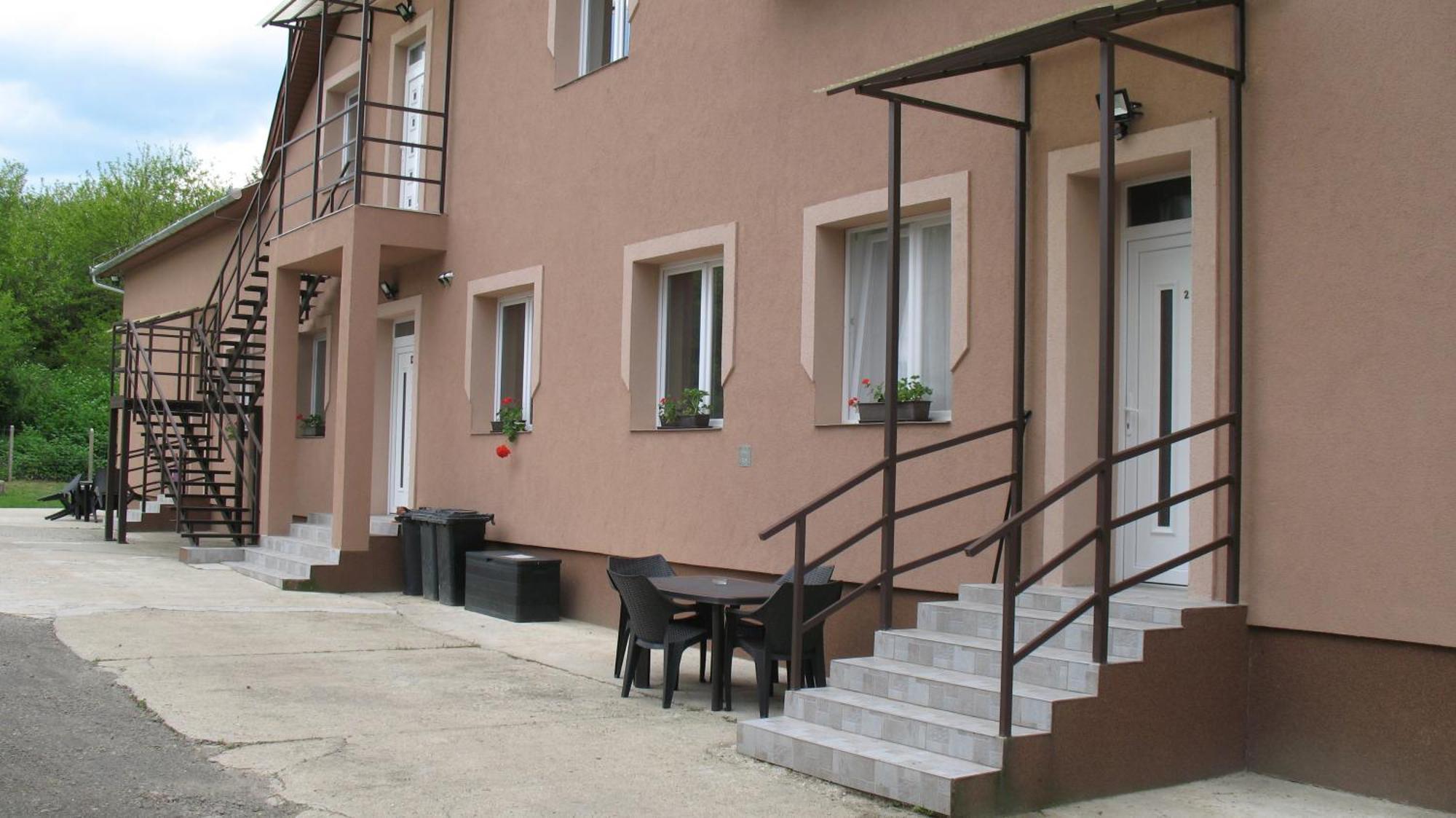 Izisz Apartman Matraterenye Zewnętrze zdjęcie