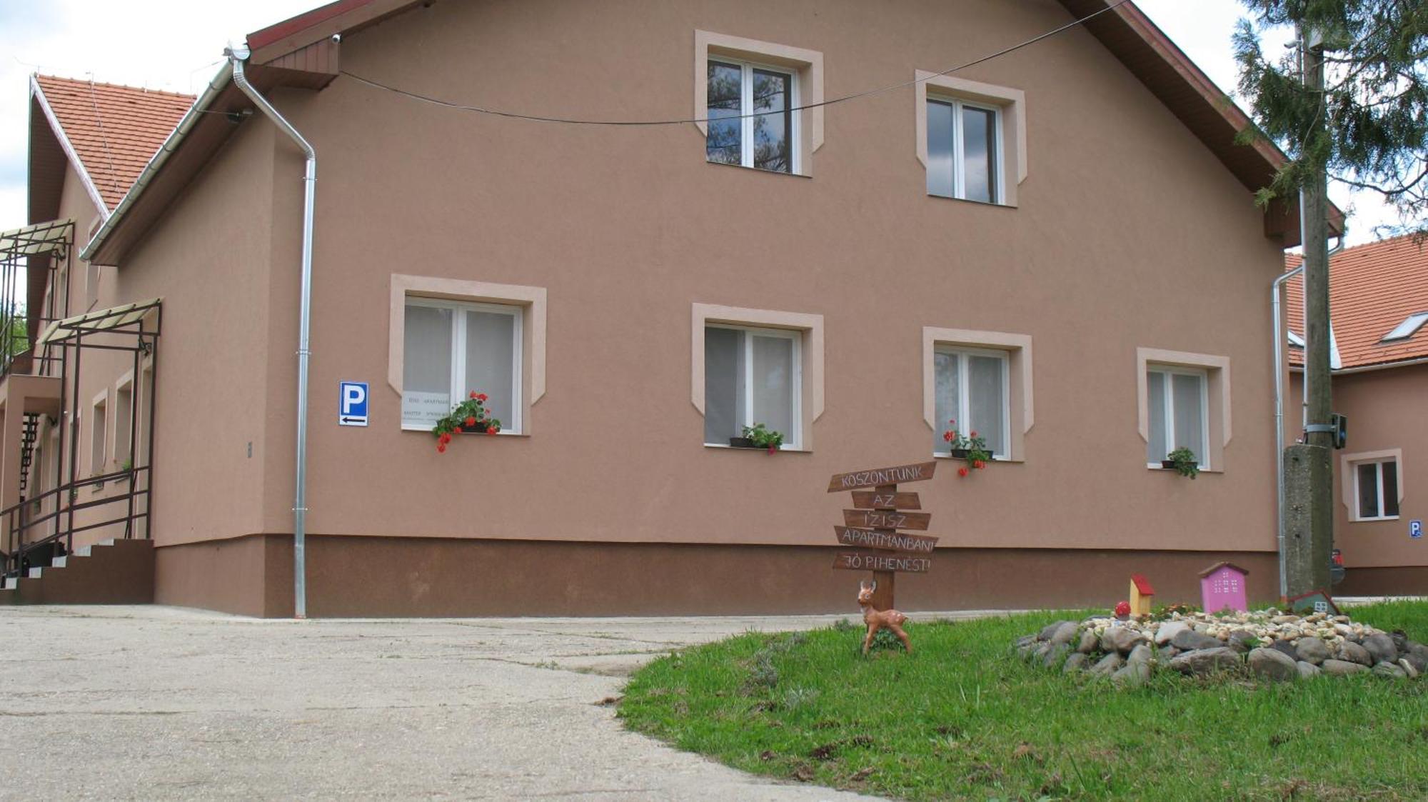 Izisz Apartman Matraterenye Zewnętrze zdjęcie